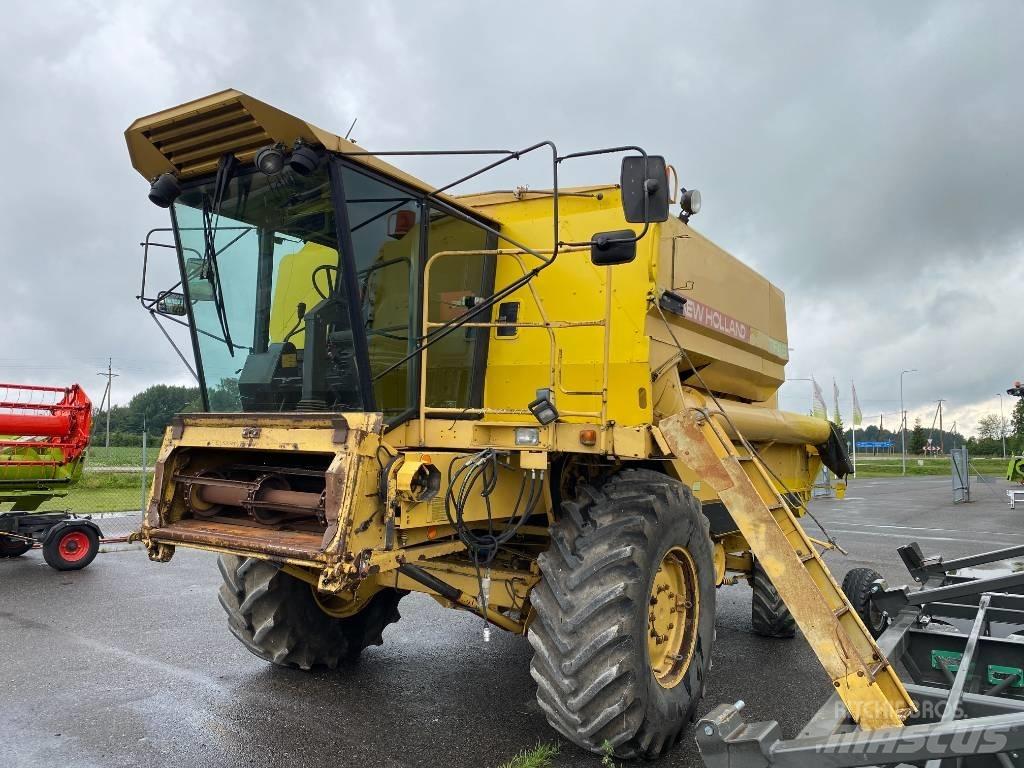 New Holland TF 46 Sklízecí mlátičky