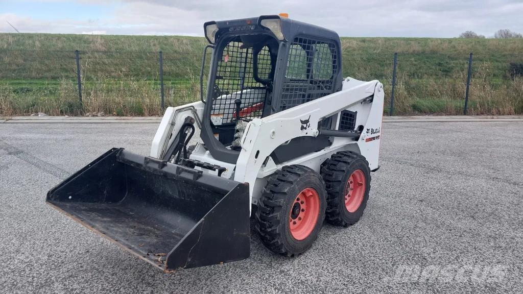 Bobcat S450 Kolové nakladače