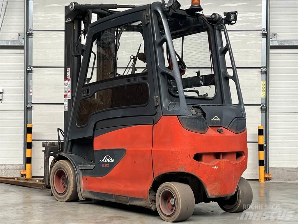 Linde E30/600HL Akumulátorové vozíky