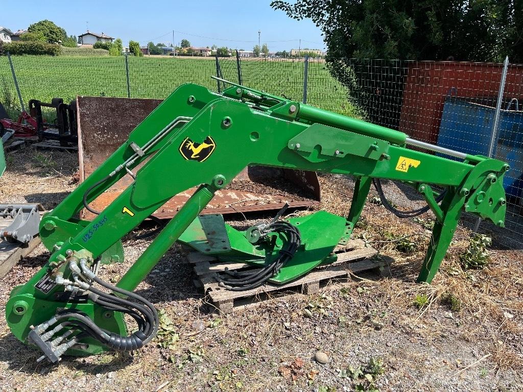 John Deere 731 Čelní nakladače a rypadla
