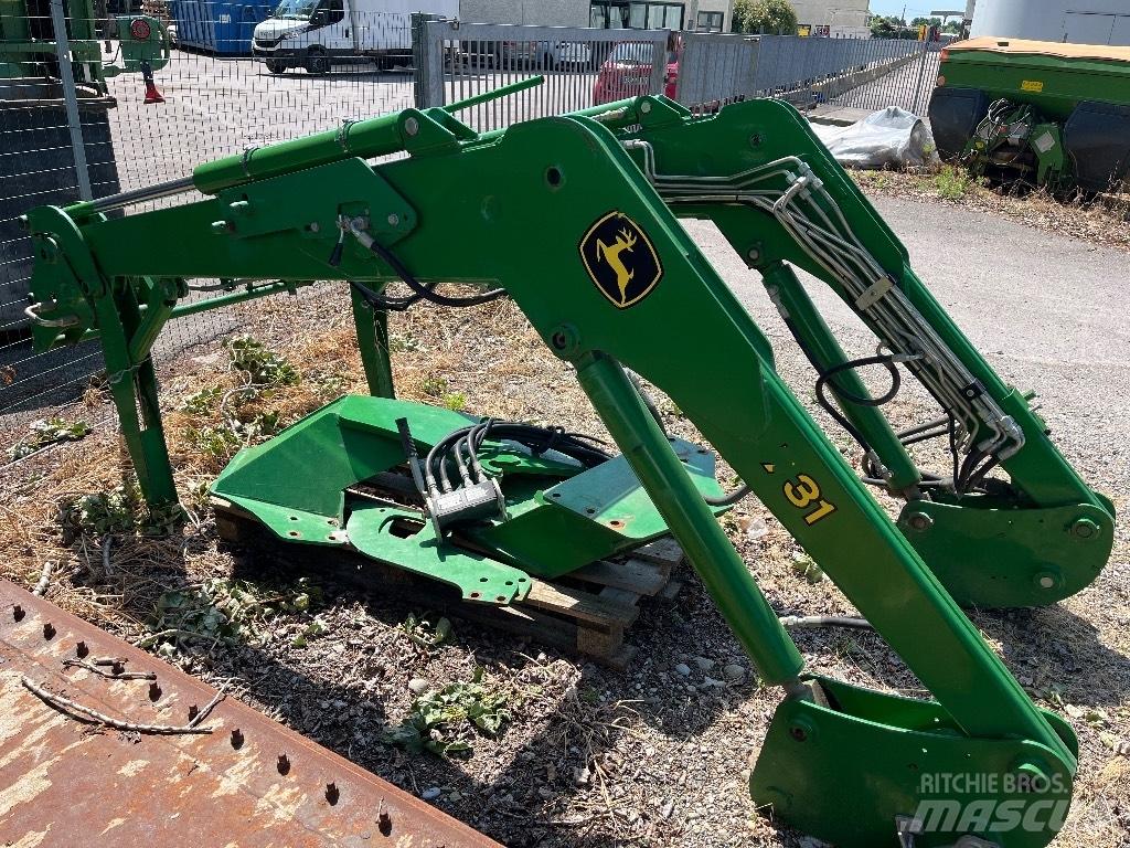 John Deere 731 Čelní nakladače a rypadla