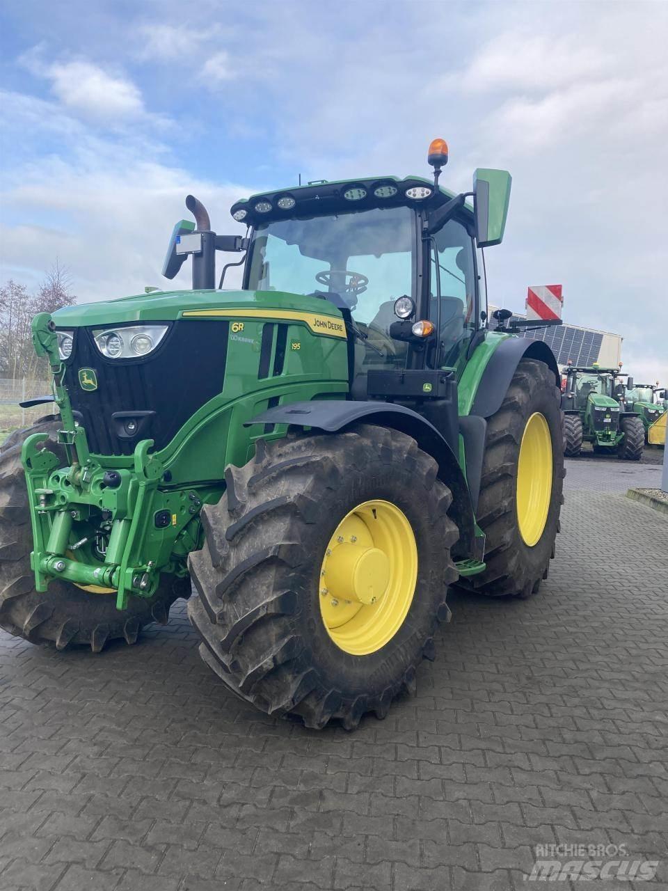 John Deere 6R 195 Traktory