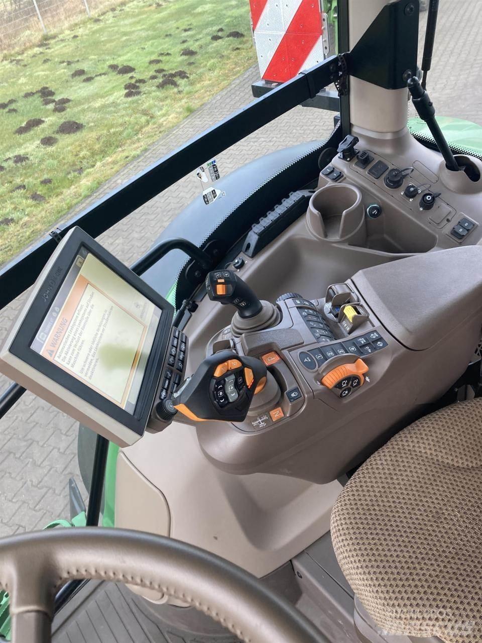 John Deere 6R 195 Traktory