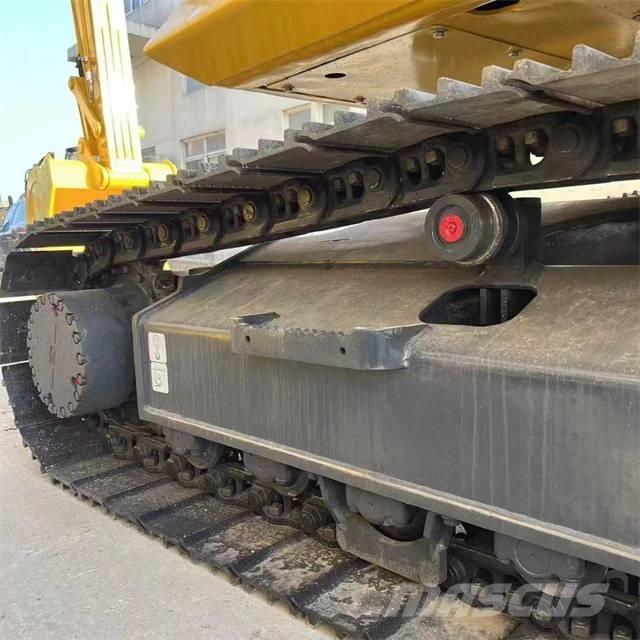 Komatsu PC 210 Pásová rýpadla
