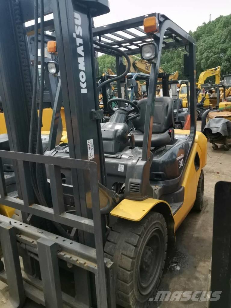 Komatsu 30 Teleskopické manipulátory