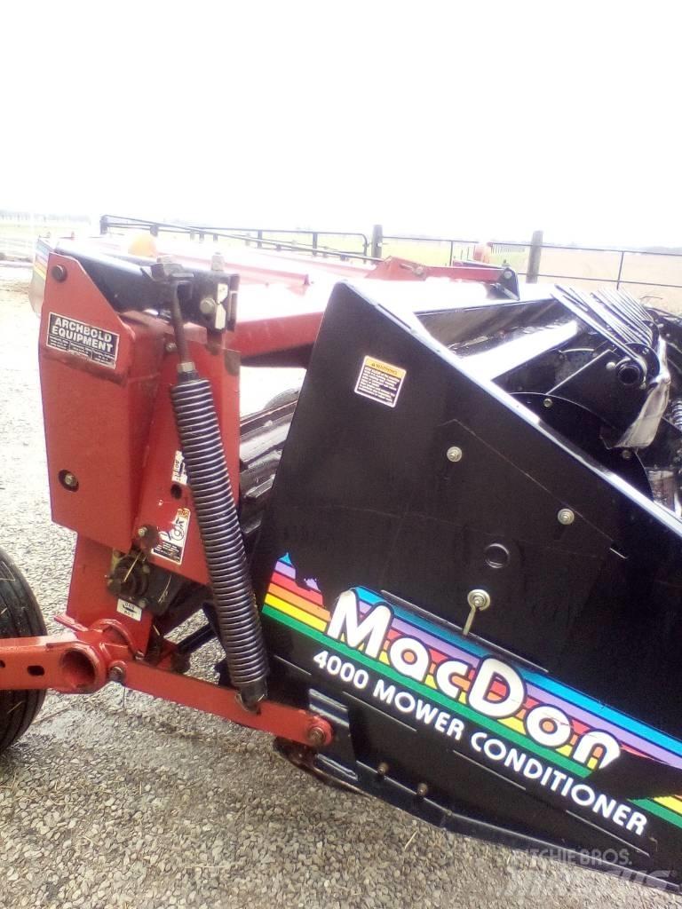 MacDon 4000 Haybine Stavebnictví - ostatní