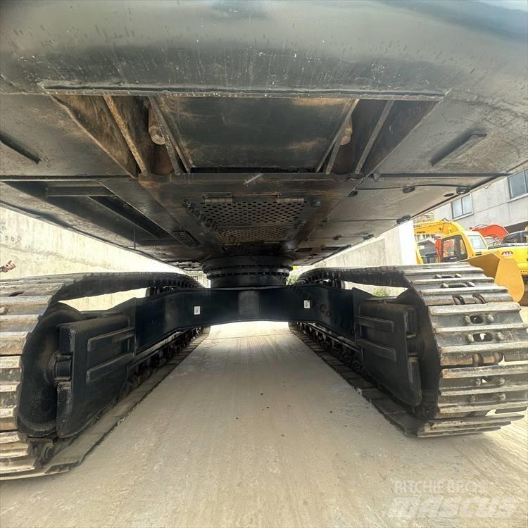 Hyundai 330 Pásová rýpadla