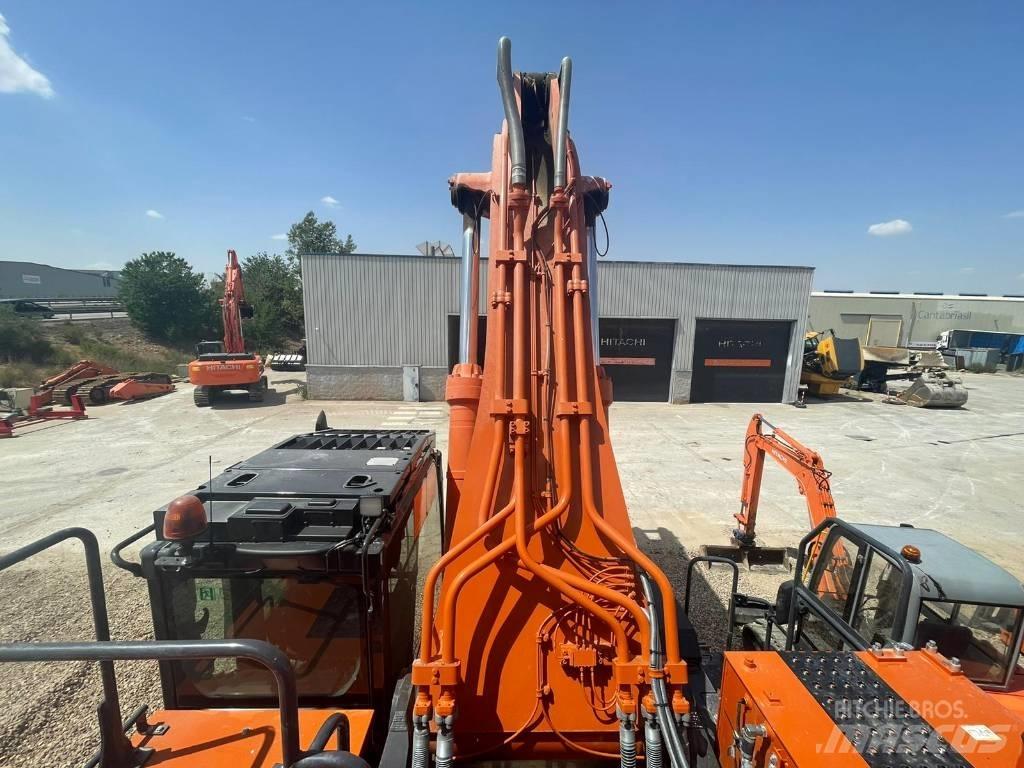 Hitachi ZX 890 Pásová rýpadla