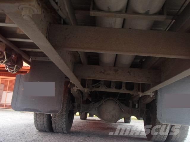 Hino 195 Valníky/Sklápěcí bočnice
