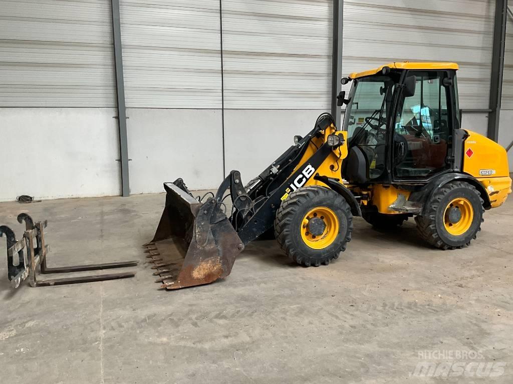 JCB 406 B Kolové nakladače