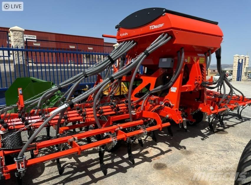 Kubota TD1001F Mechanické secí stroje