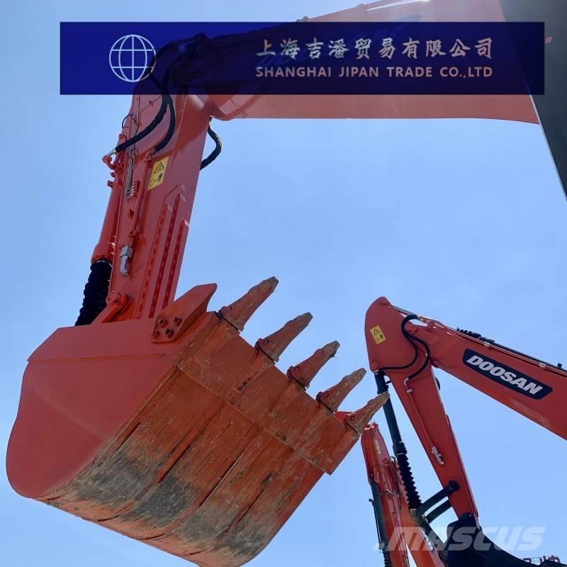 Doosan DX 300 Pásová rýpadla