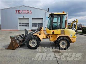 Volvo L 30 B Kolové nakladače