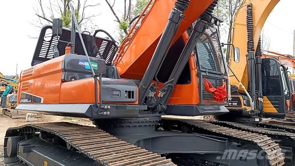 Doosan DX 225 LC Pásová rýpadla