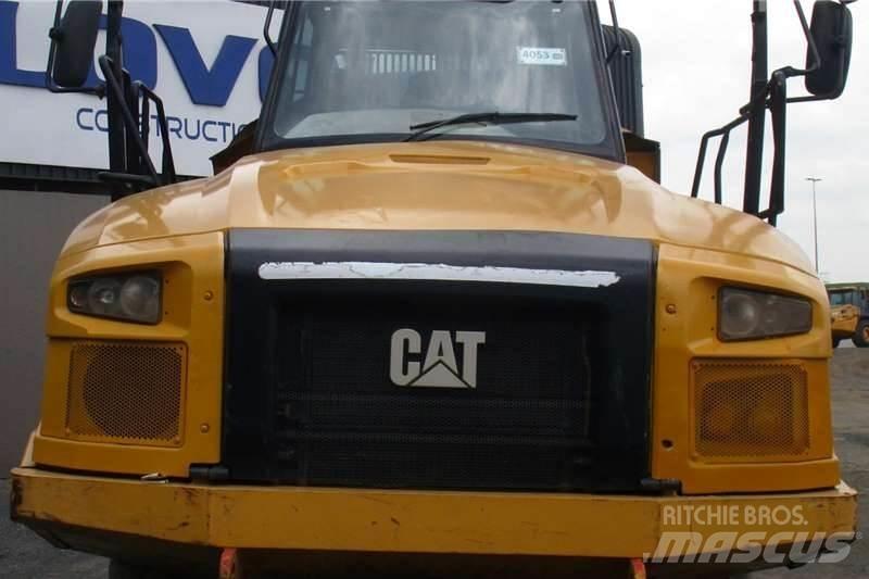CAT 730C2 Kloubové dempry