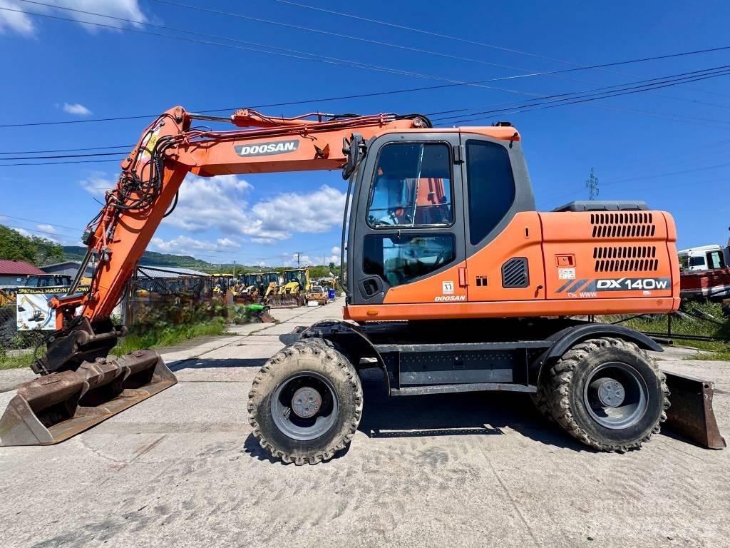 Doosan DX 140 W-3 Kolová rýpadla