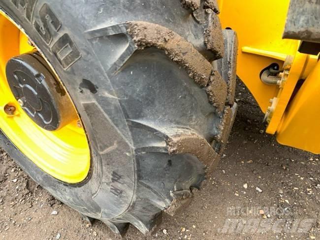 JCB 535-125 Teleskopické manipulátory