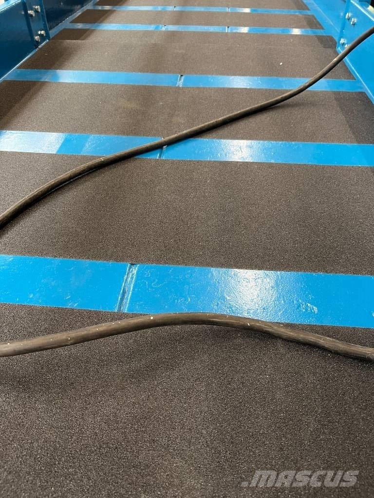  up richt X32N Nůžková zvedací plošina