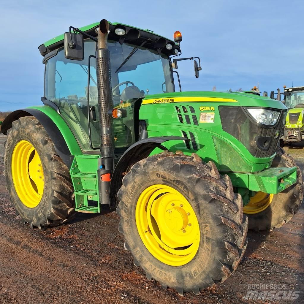 John Deere 6125R Traktory