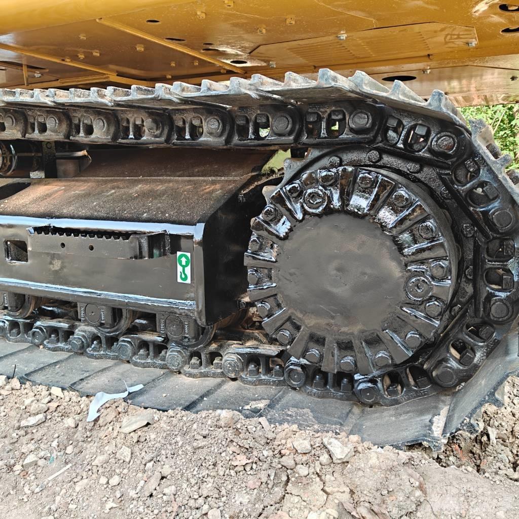 CAT 323D2L Pásová rýpadla