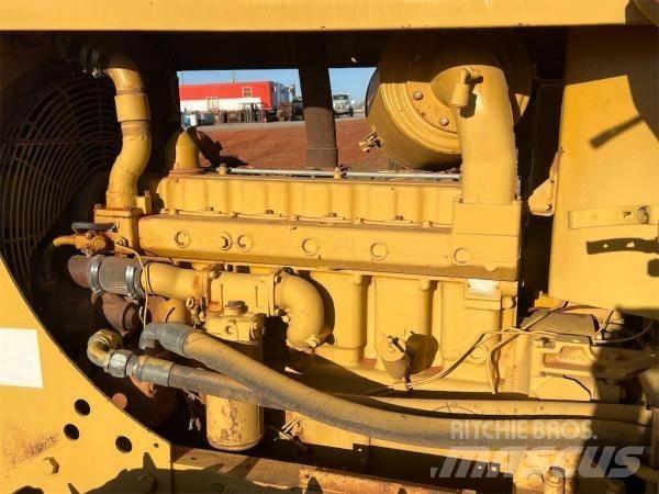 CAT 561 C PIPELAYER Pokladače potrubí