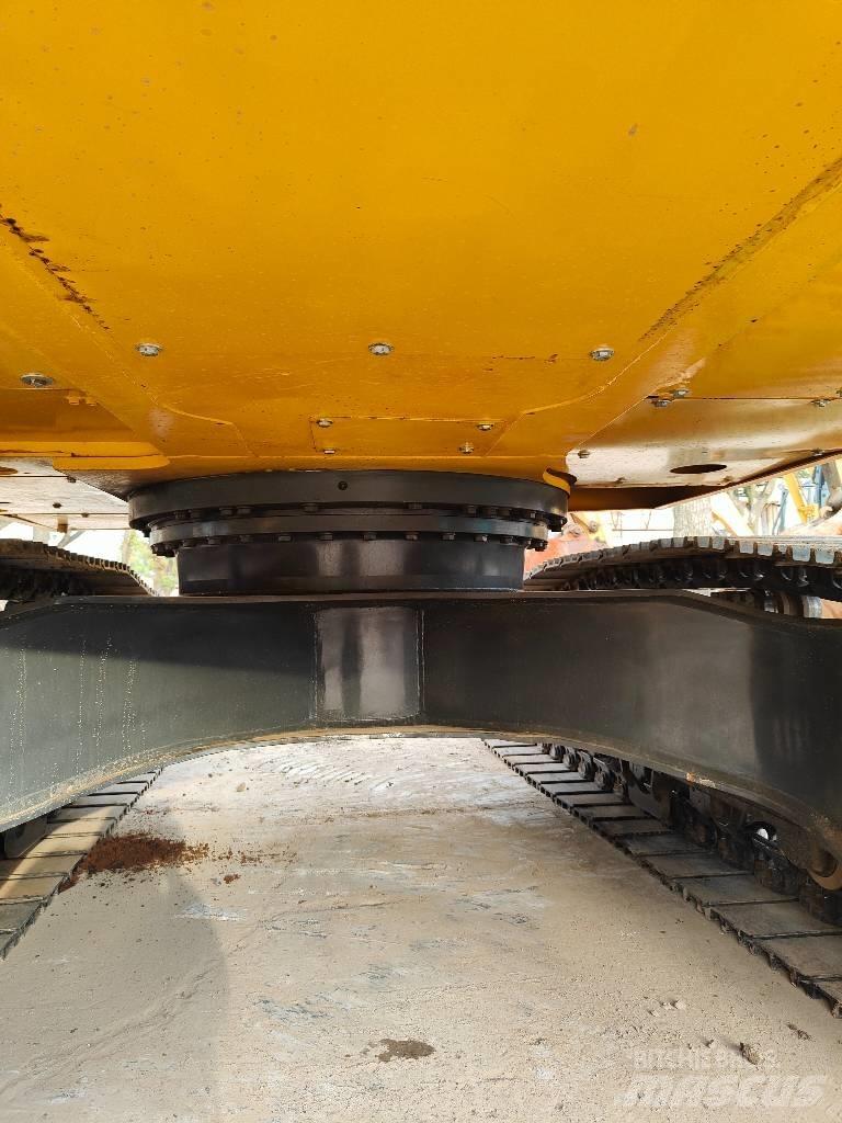 Komatsu PC200 Pásová rýpadla