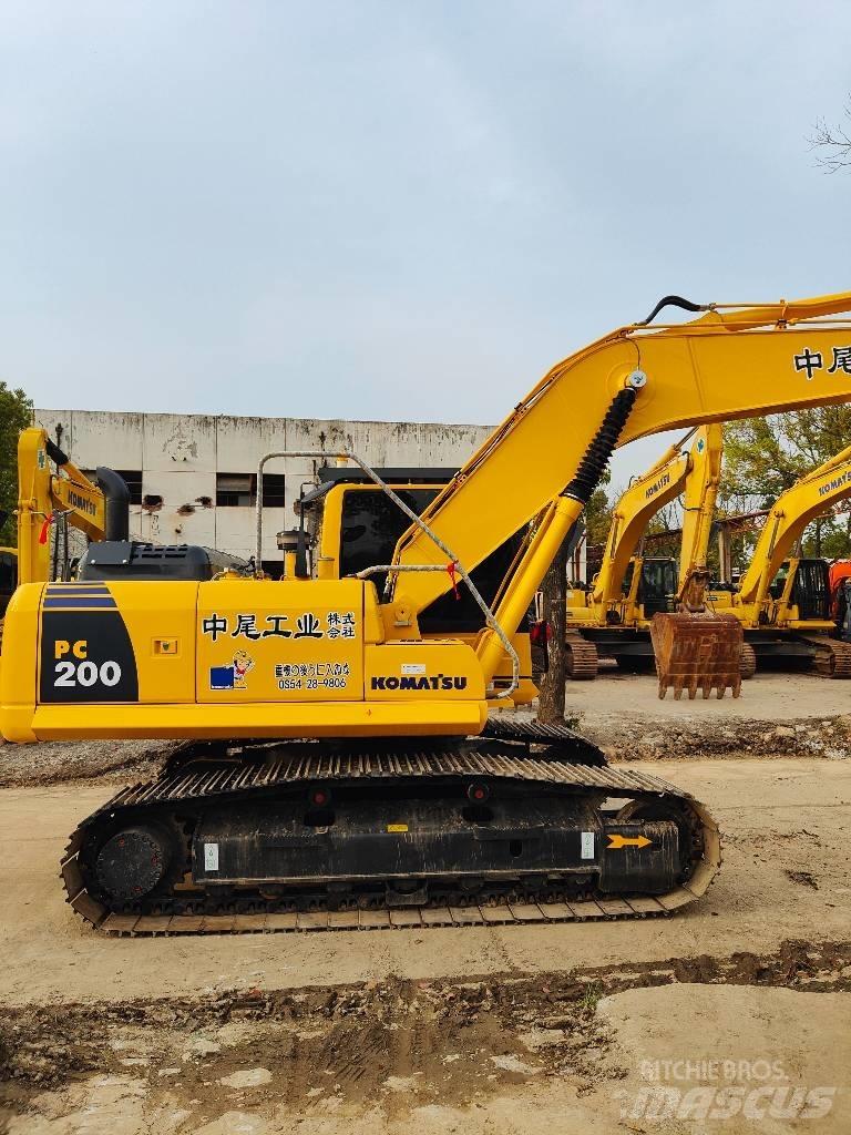 Komatsu PC200 Pásová rýpadla