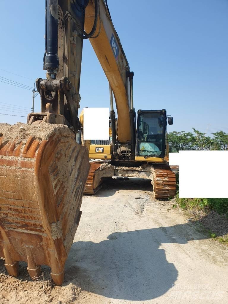 CAT 330F Pásová rýpadla