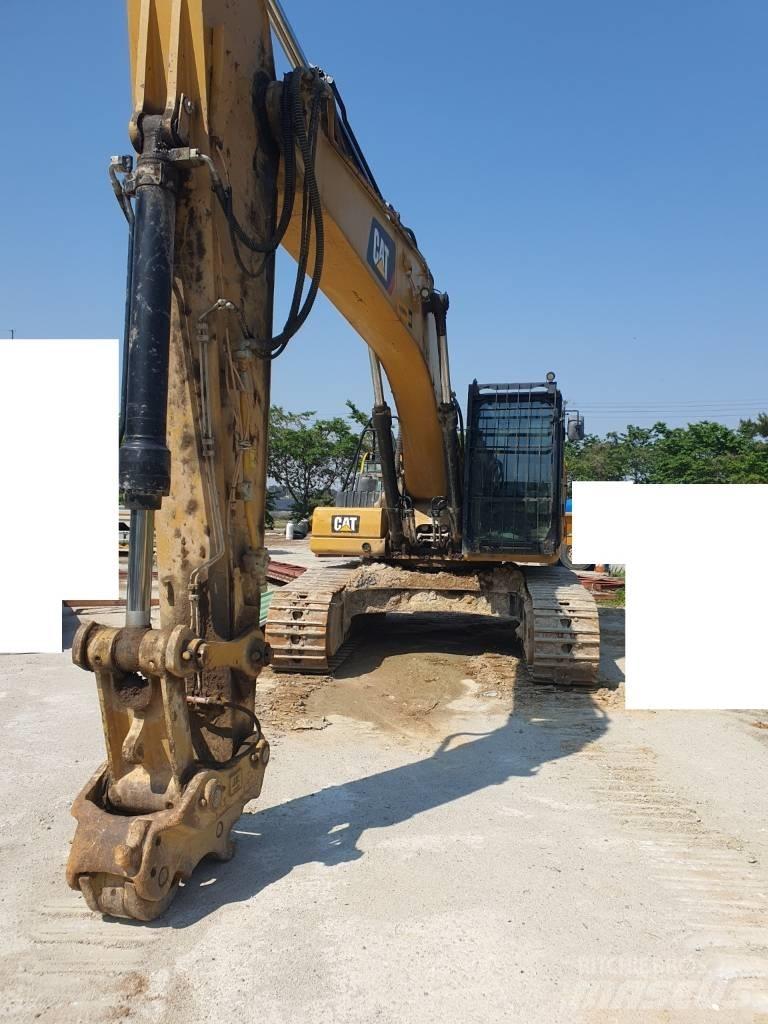 CAT 330F Pásová rýpadla