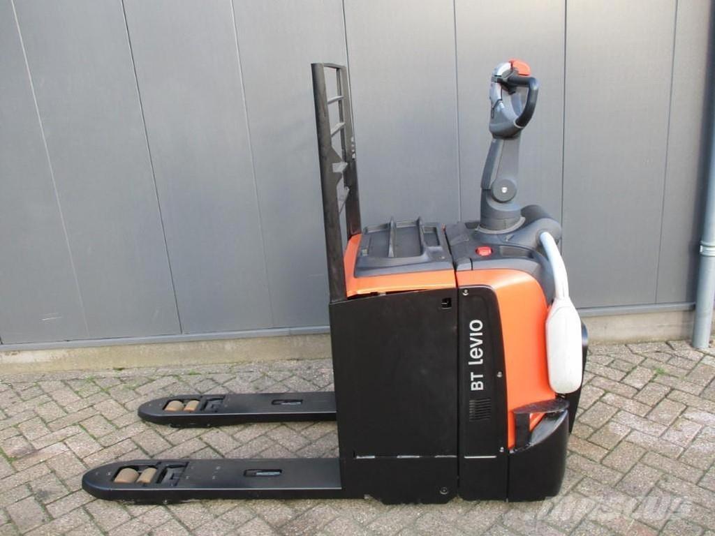 Toyota LPE250 Nízkozdvižný vozík s plošinou