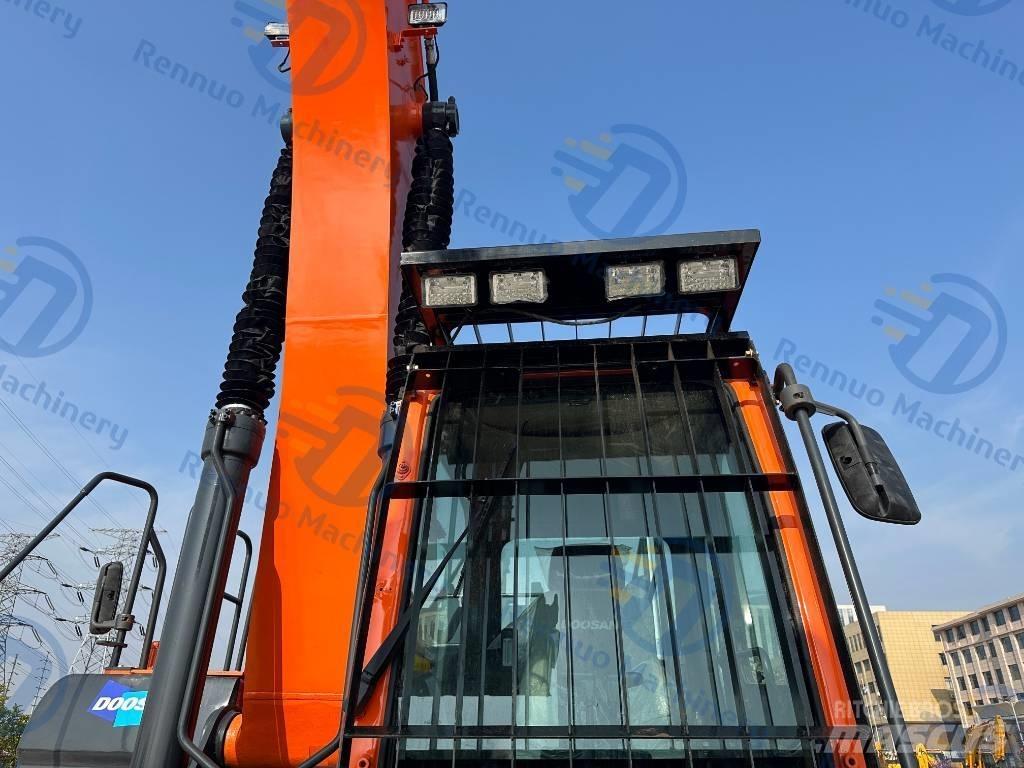 Doosan DX 300LC-9C Pásová rýpadla