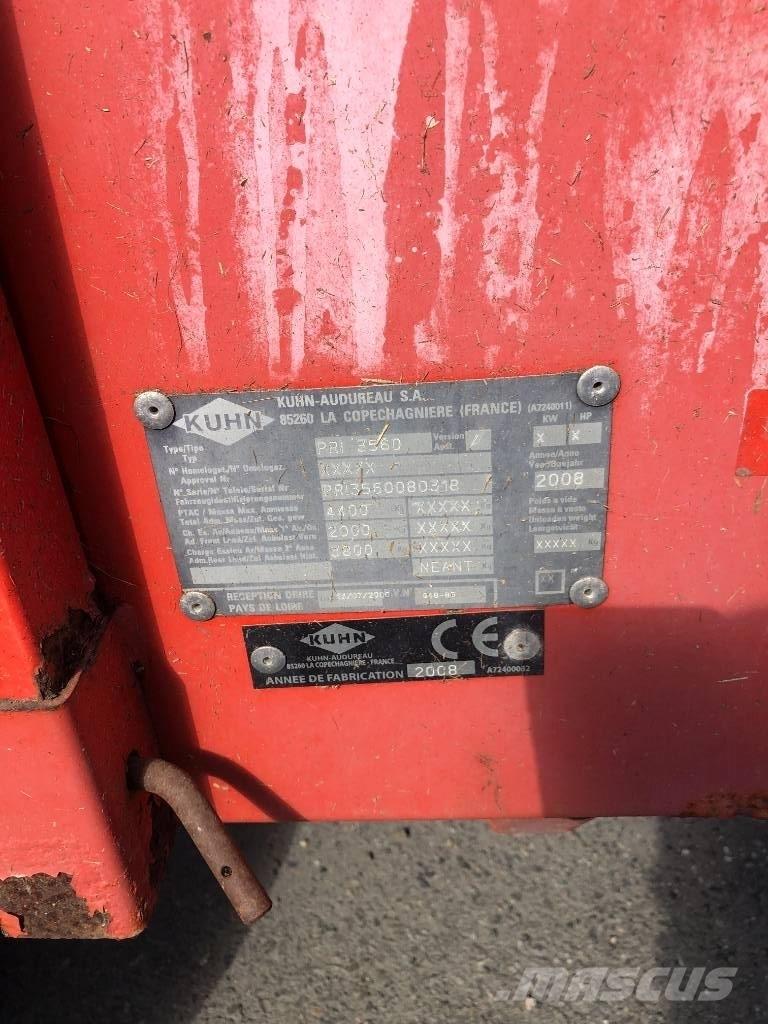 Kuhn 3560 Drtiče a řezače balíků