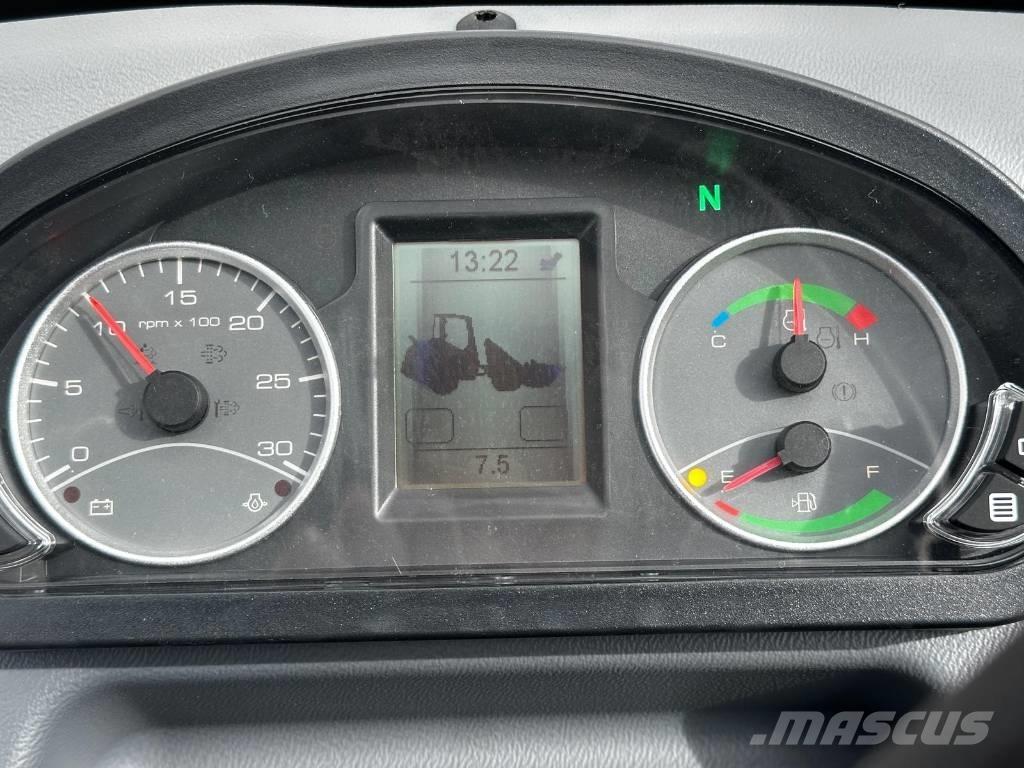 Mecalac AX 850 Kolové nakladače