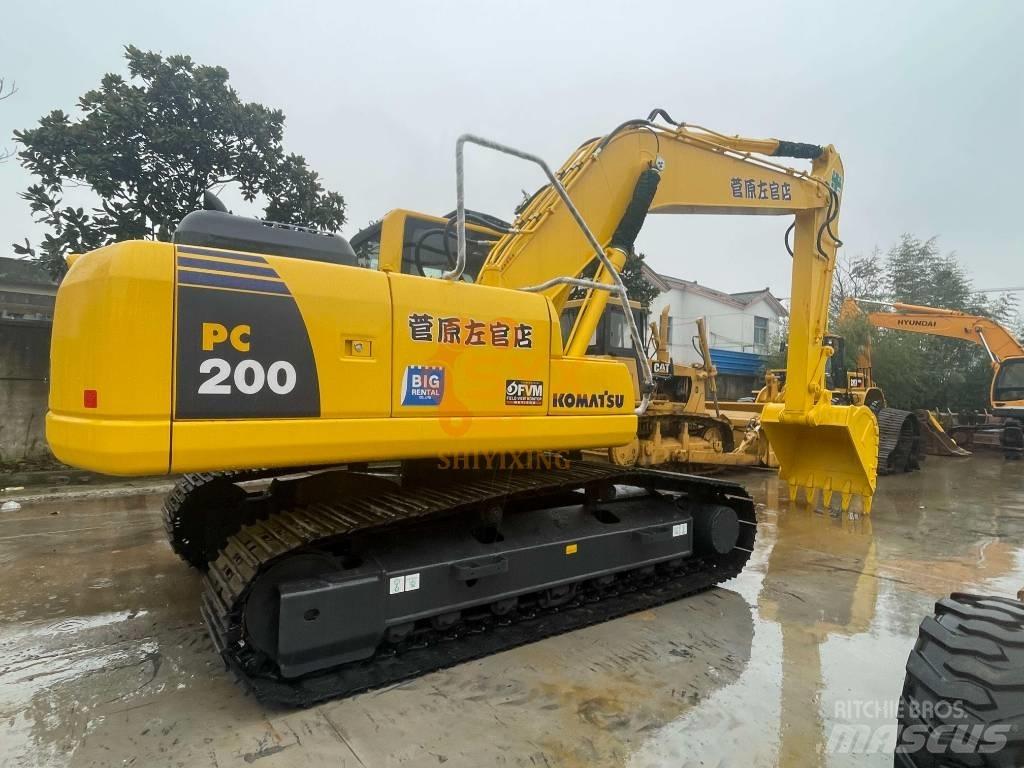 Komatsu PC 200 Pásová rýpadla