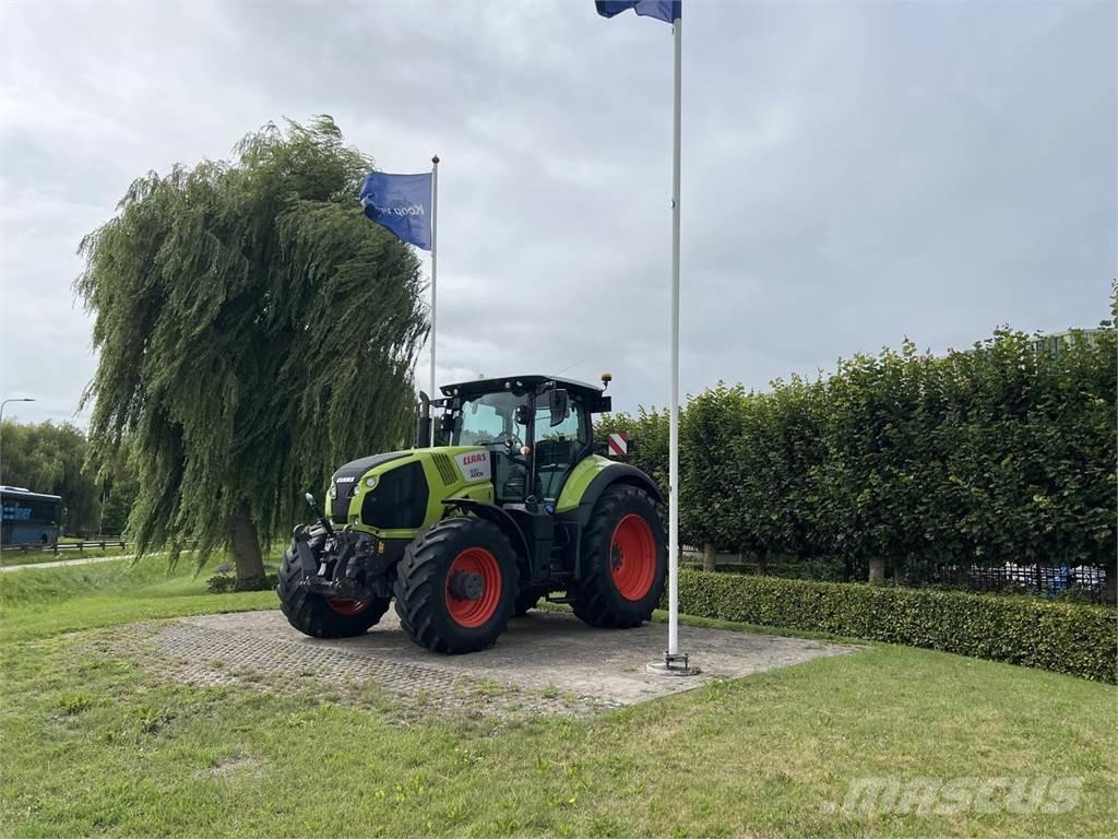 CLAAS Axion 830 Traktory