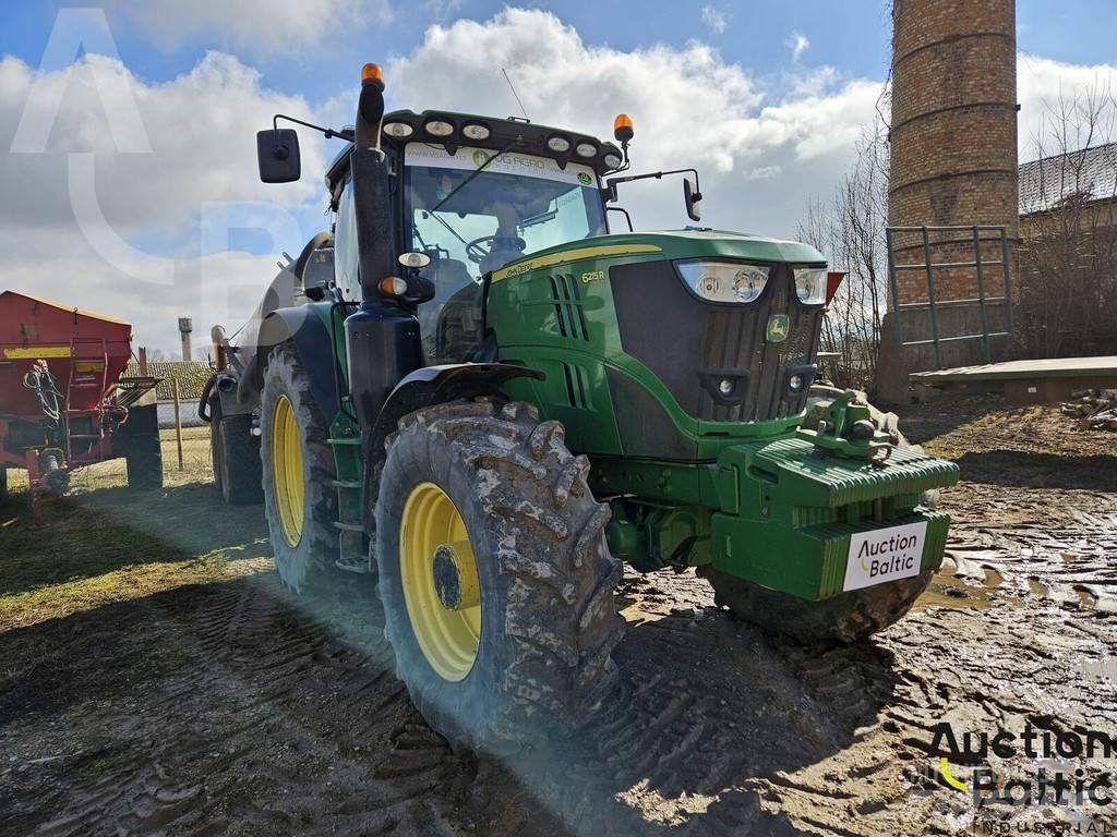 John Deere 6215 R Traktory