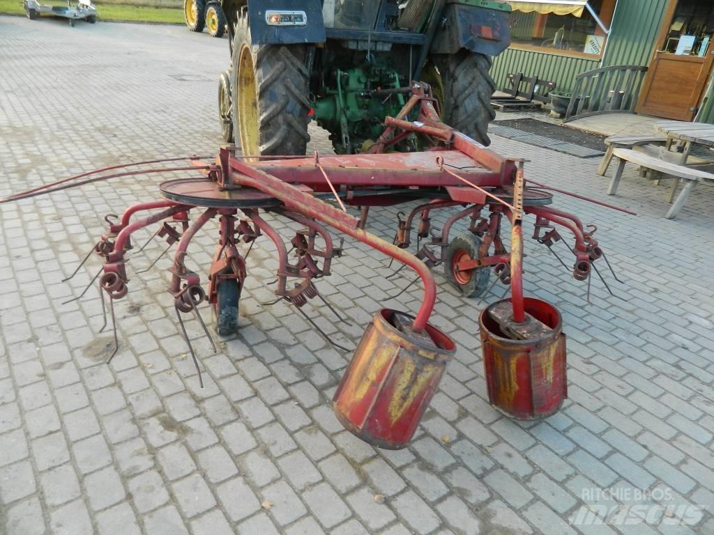 JF CR 320 Obraceče a shrabovače sena