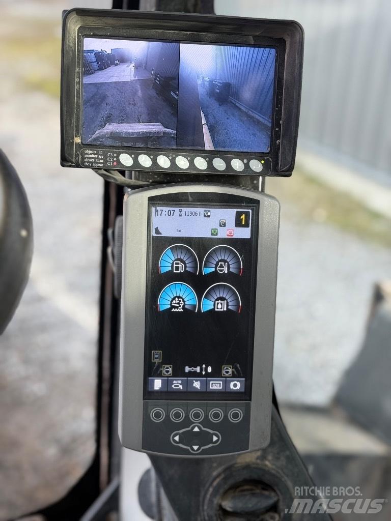 CAT MH3022 Stroje pro manipulaci s odpadem