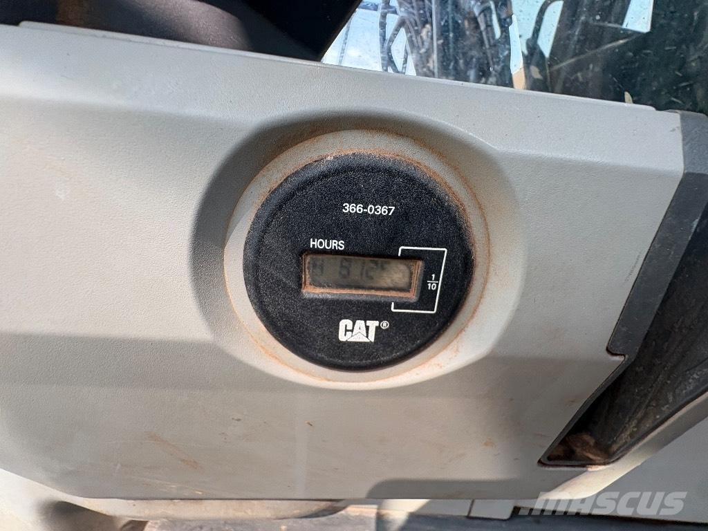 CAT 325 FL CR Pásová rýpadla