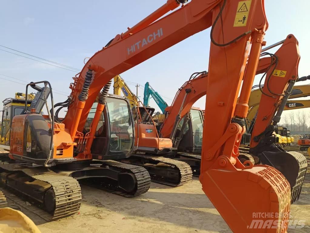 Hitachi ZX135 Pásová rýpadla