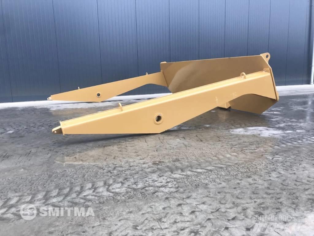 CAT 745C Zadní dveře