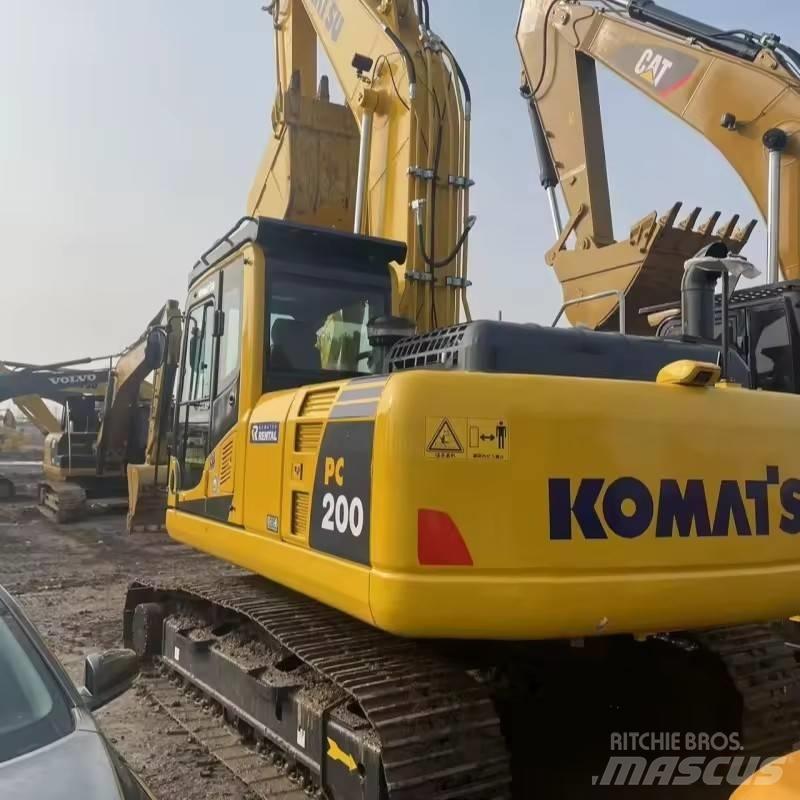 Komatsu PC 200 Pásová rýpadla