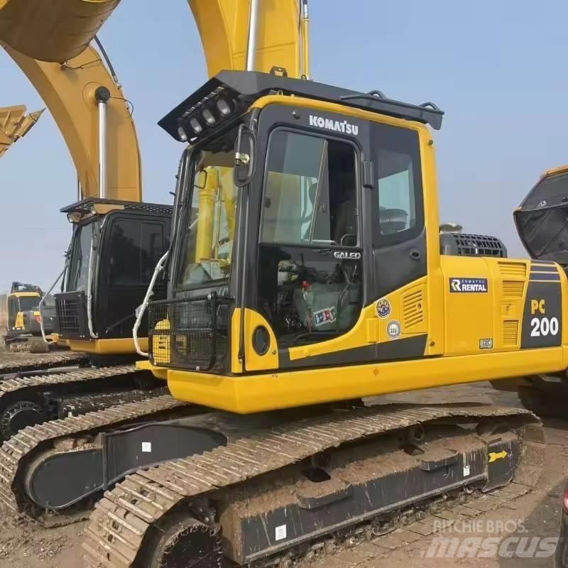 Komatsu PC 200 Pásová rýpadla
