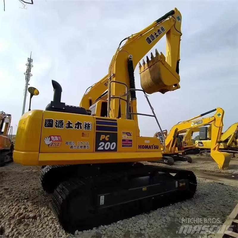 Komatsu PC 200 Pásová rýpadla