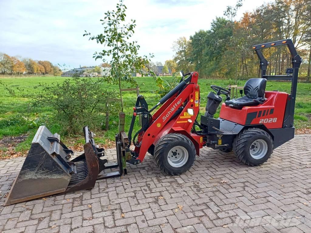 Schäffer 2028 Víceúčelové nakladače
