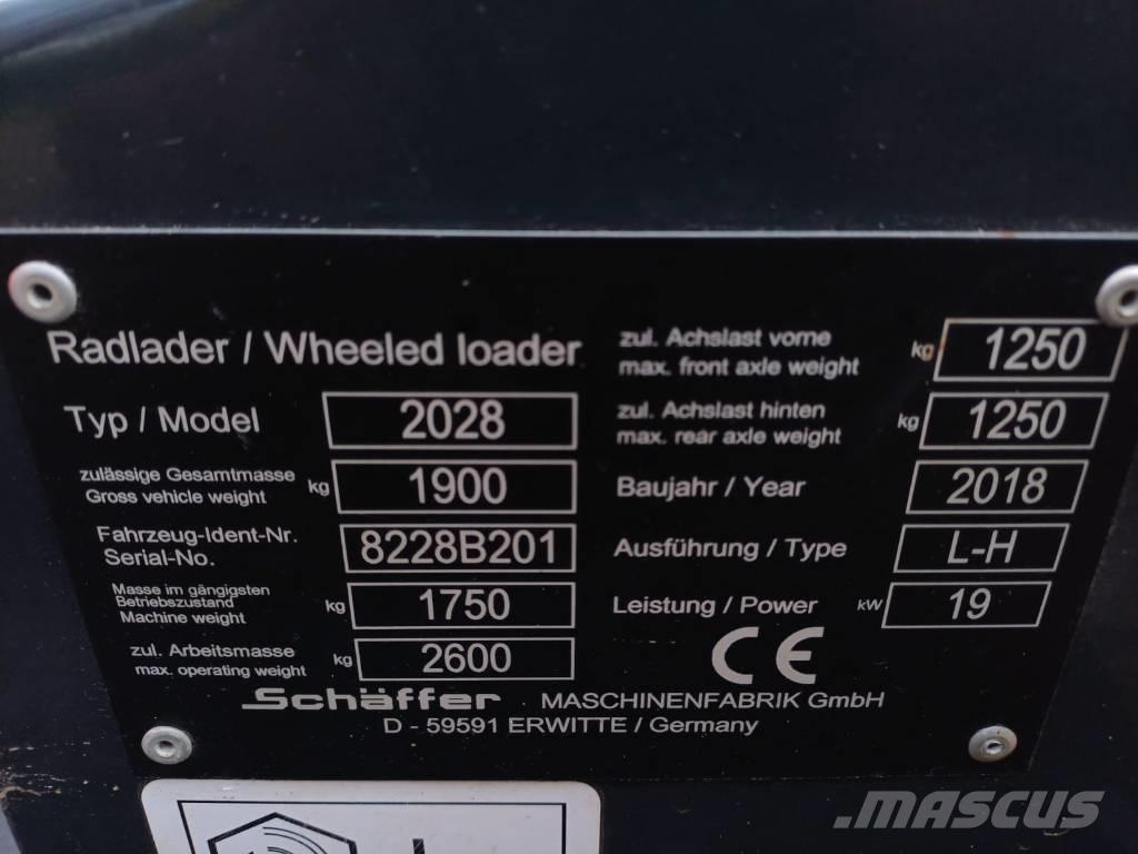 Schäffer 2028 Víceúčelové nakladače