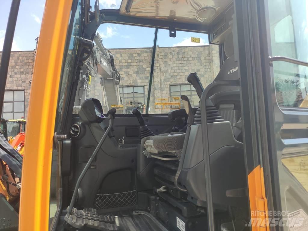 Hyundai R60CR-9A Mini rýpadla < 7t