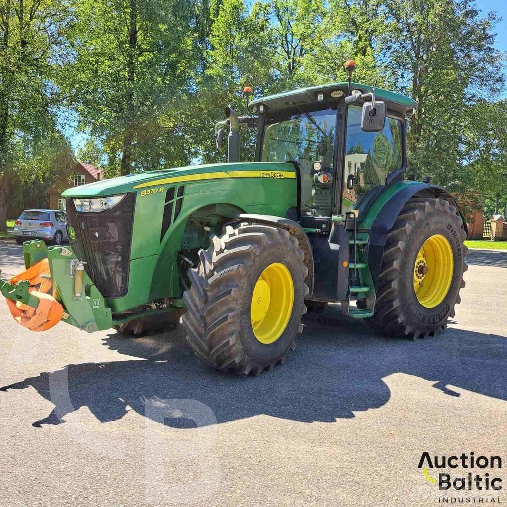 John Deere 8370 R Traktory