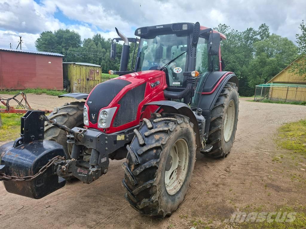 Valtra N 123 Traktory