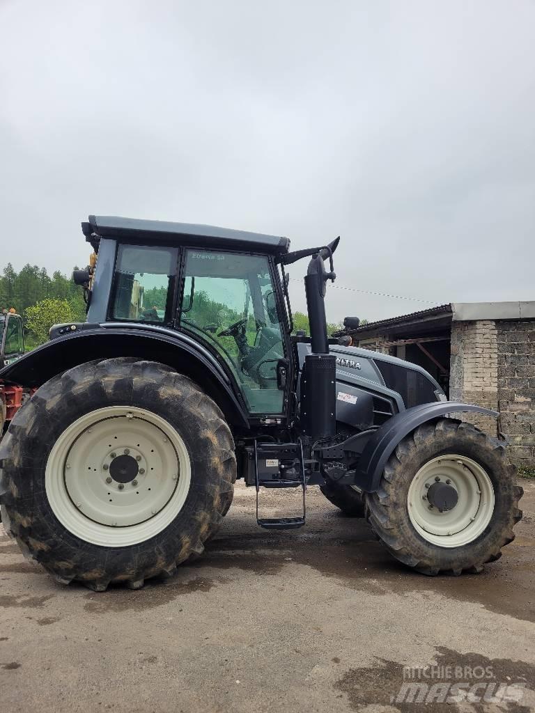 Valtra N 104 Traktory